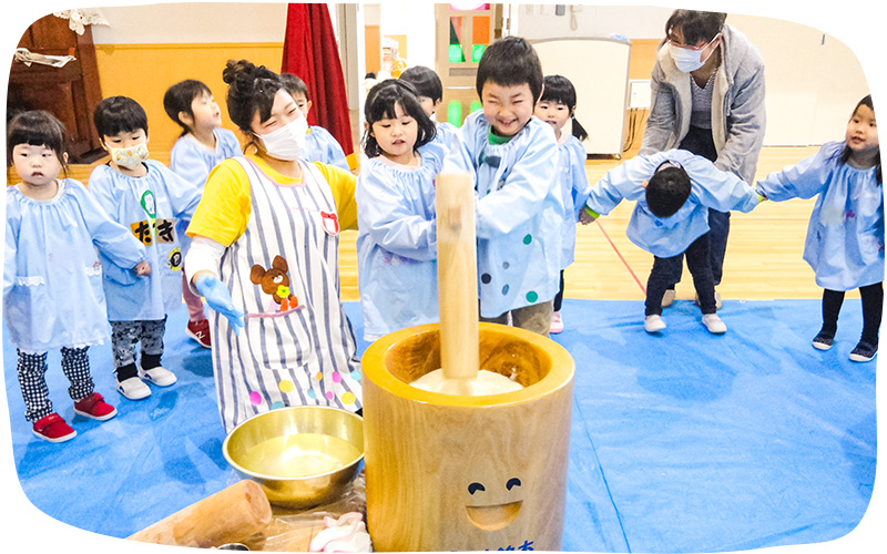 お餅つき